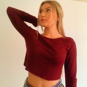 super cute maroon cropped long sleeve😍